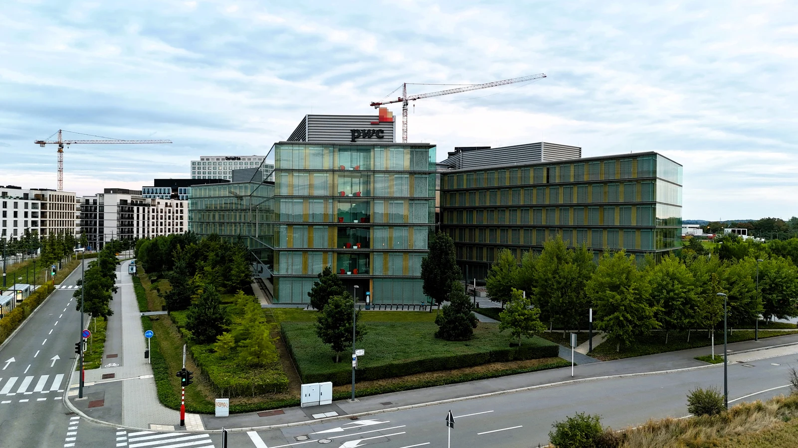 Crystal Park, Cloche d’Or — Luxembourg